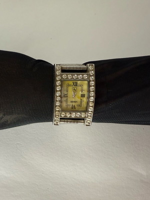 Ferrari women's vintage watch authentic like new with mother-of-pearl dial and crystals