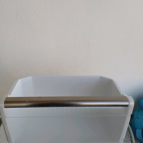 Siemens KG39NAOO refrigerator drawer like new