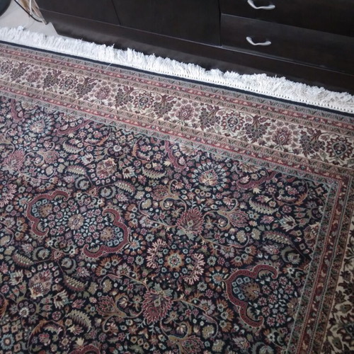 Wool rug like new