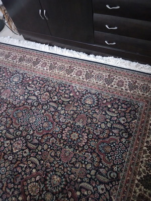 Wool rug like new