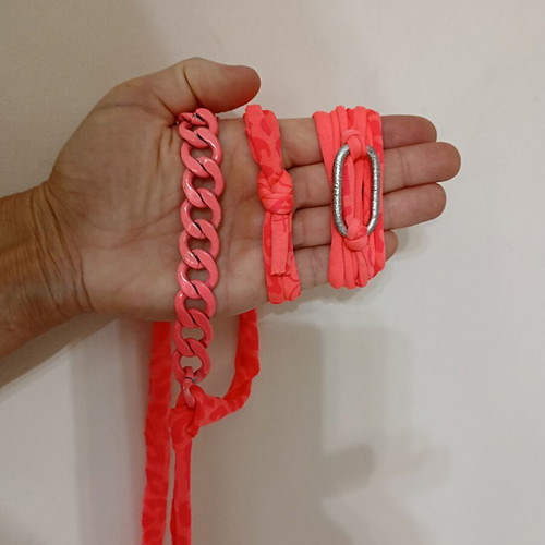 Elastic necklace and bracelet set with chain, coral-pink