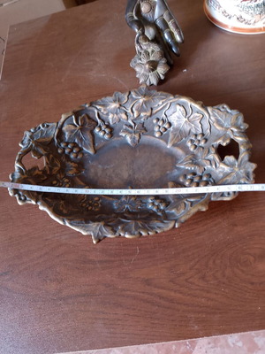 Bronze platter with napkin holder like new