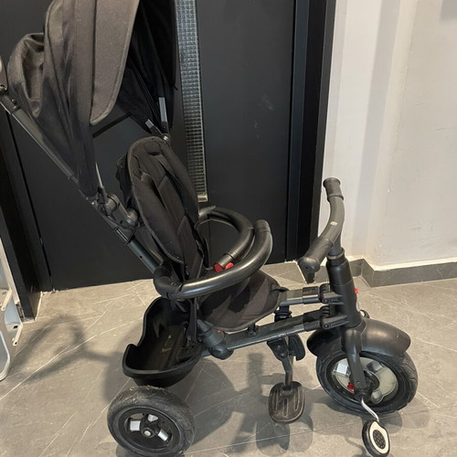 Q Play Rito tricycle used with parent handle and sunshade