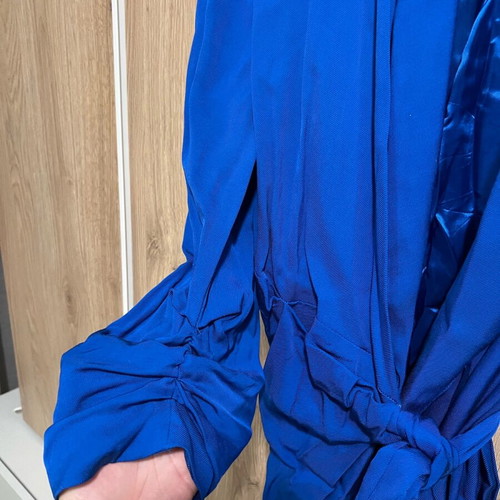 Φόρεμα Zara σαν καινούργιο, μπλε με δέσιμο και σατέν φόδρα