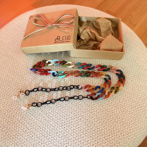 Handmade eyeglass chain like new, multicolor