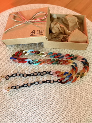 Handmade eyeglass chain like new, multicolor