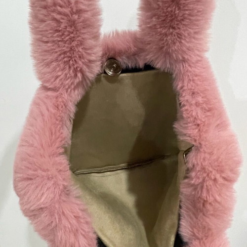 Pink fur hand bag like new
