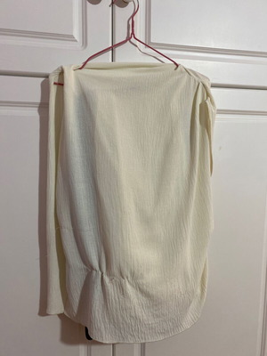 Zara set like new, beige with front puff detail