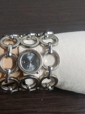 Trendy Italy vintage wristwatch like new, silver