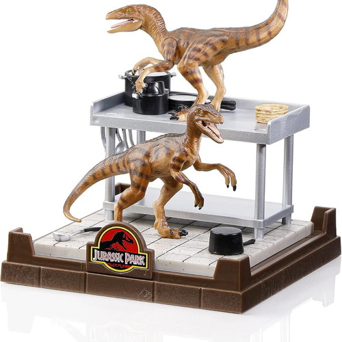 The Noble Collection Jurassic Park Velociraptors PVC Diorama Set new