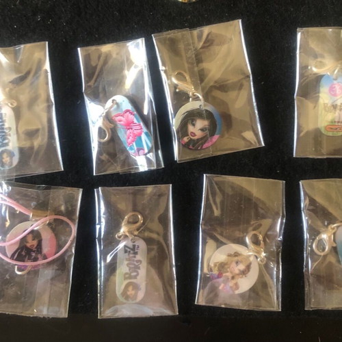 Bratz 2007 Fashion Pixies collectible metal charms and new bracelets