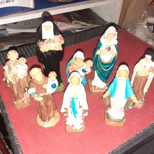 Saint figurines new, pack of 8, hard plastic, made in Italy