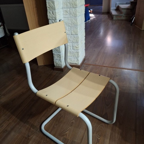 Office chair like new, wood and metal