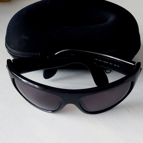 Gucci sunglasses unisex like new, black