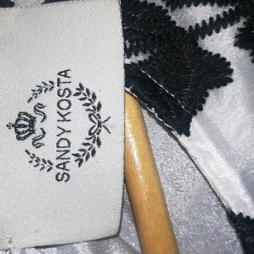 Φόρεμα Santy Kosta καινούργιο, βραδινό ασπρόμαυρο με δαντέλα