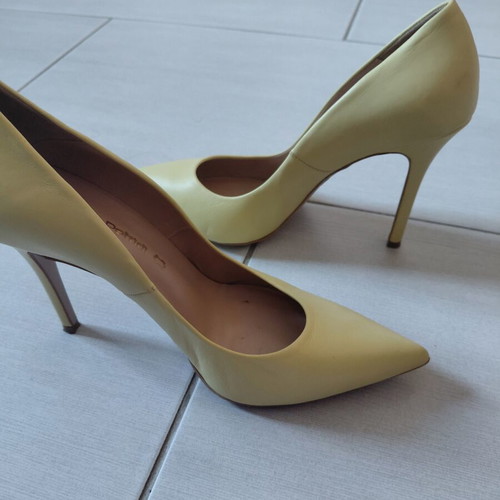 Fratelli Petridi yellow pumps size 38 like new, 10 cm heel