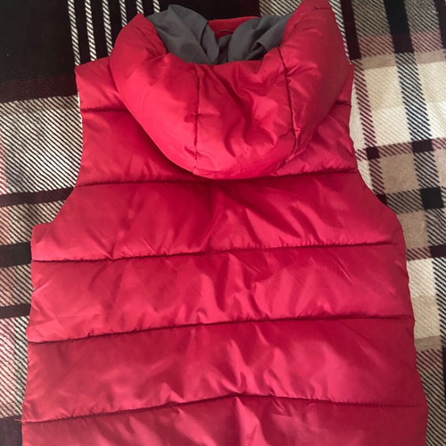 Zara sleeveless jacket used, red with gray, 4-5 years, 110 cm