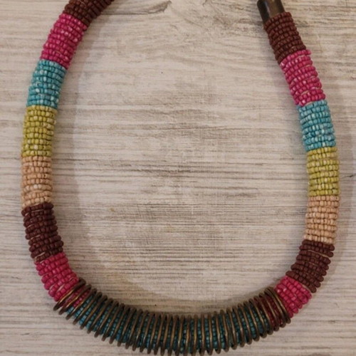 Ethnic necklace Strativarius like new