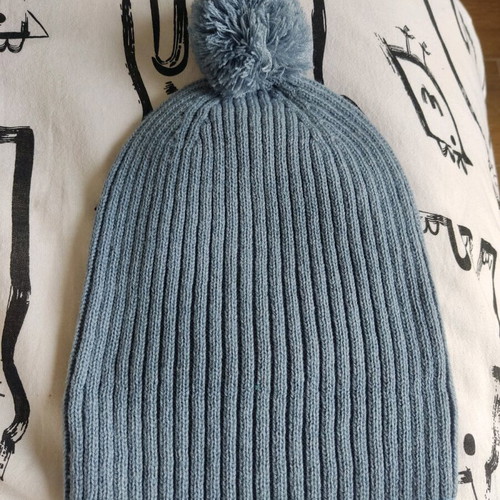Pull & Bear knit beanie with pom pom used, blue, size S