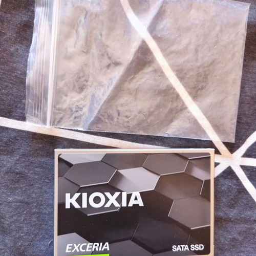 Kioxia Exceria SSD 480GB 2.5 SATA III laptop hard drive like new