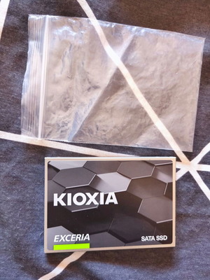 Kioxia Exceria SSD 480GB 2.5 SATA III laptop hard drive like new