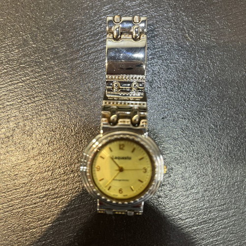 Laquisto women's watch quartz mechanism, like new, metal bracelet