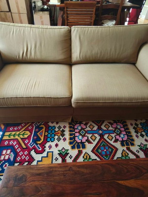 Sofa "ΤΟ ΕΠΙΠΛΟ" 2-seater classic beige used