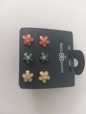 Earrings new green and yellow unused
