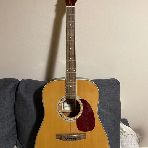 League MAG850 Acoustic Guitar like new