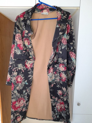 Black long coat with rose pattern without buttons, size M
