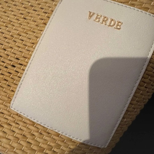 Verde straw crossbody bag like new, white and brown