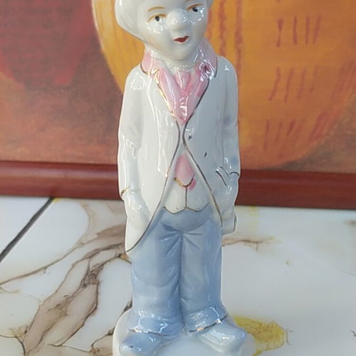 Porcelain decorative figure