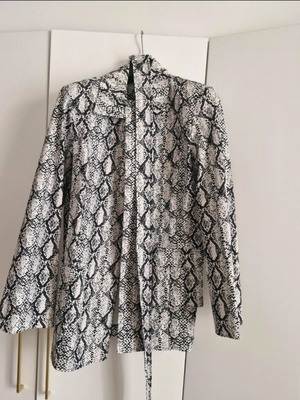 Arpyes blazer like new, animal print, black and grey