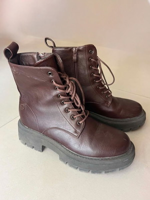 Vintage brown leather ankle boots like new, size 38