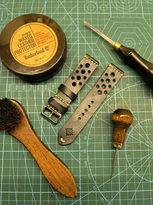 Handmade leather watch strap Racer style, custom colors
