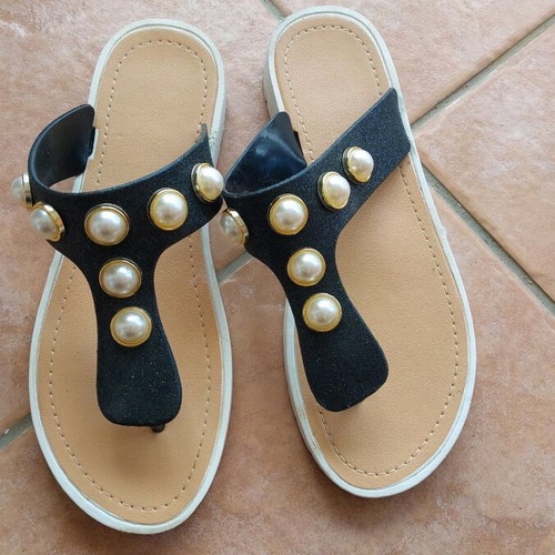 Slippers-sandals with studs like new, size 39, black and white