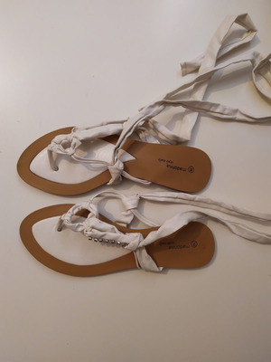 Women's sandals used, white, size 39