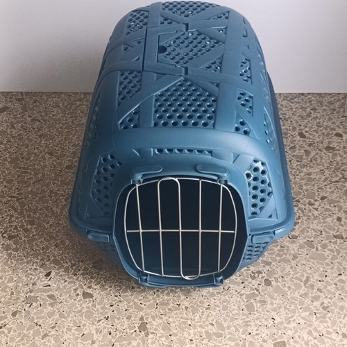 Imac Carry Sport pet carrier with metal door, like new, blue 48.5x34x32cm