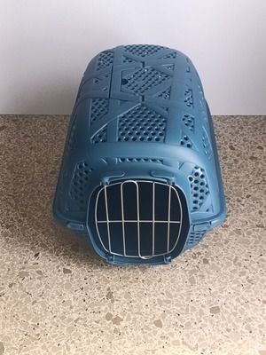 Imac Carry Sport pet carrier with metal door, like new, blue 48.5x34x32cm