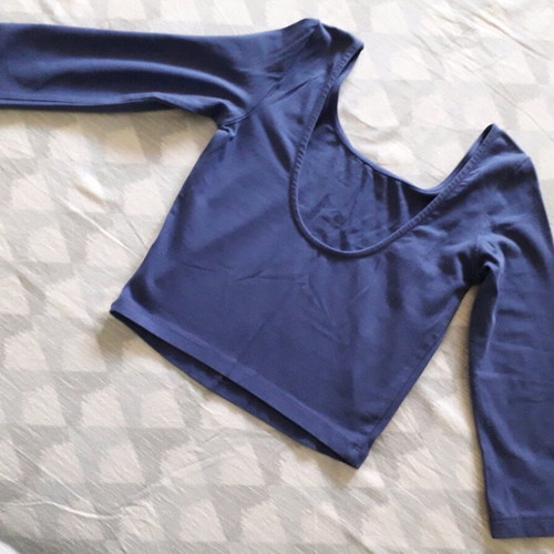 Top purple-blue like new with 3/4 sleeve and open back, size S