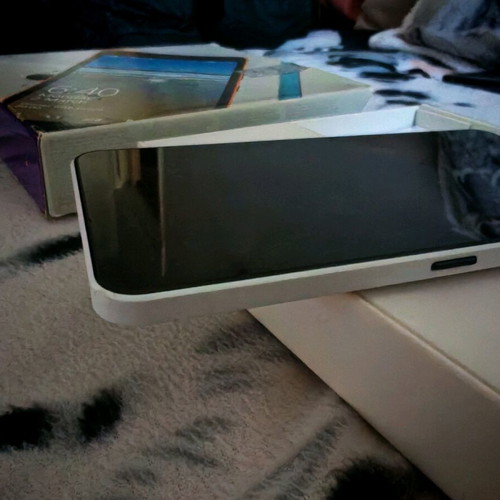 Microsoft Lumia 640 XL Dual SIM smartphone like new, white