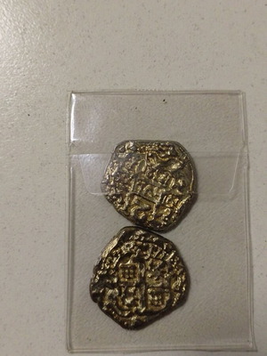 Pirate coin replicas like new, pack of 2, gold color