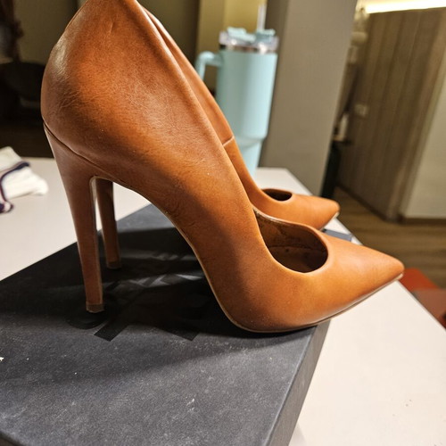Sante leather high heels size 38, like new, tan