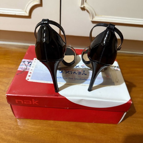 Nak black patent leather high-heeled sandals like new, size 38