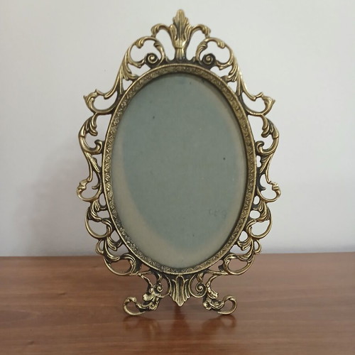 Vintage bronze frame like new with lace design