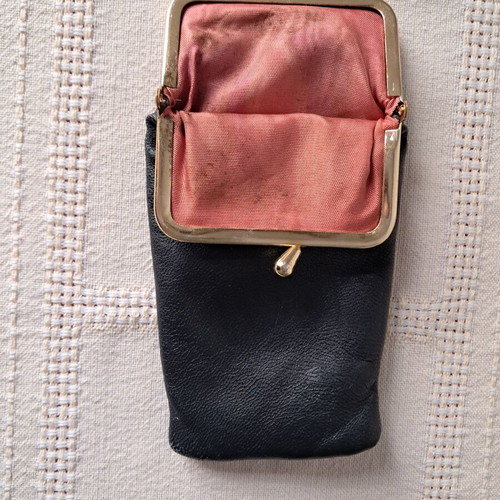 Vintage women's wallet with metal clasp used