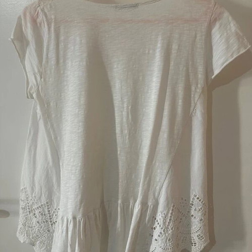 Regalinas white blouse with embroidered lace, one size