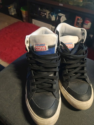 Converse shoes used, leather boots size 43