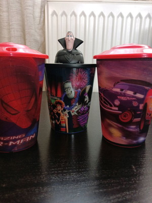 Plastic cups with lid set of 3 like new, Cars, Spiderman, Count Dracula