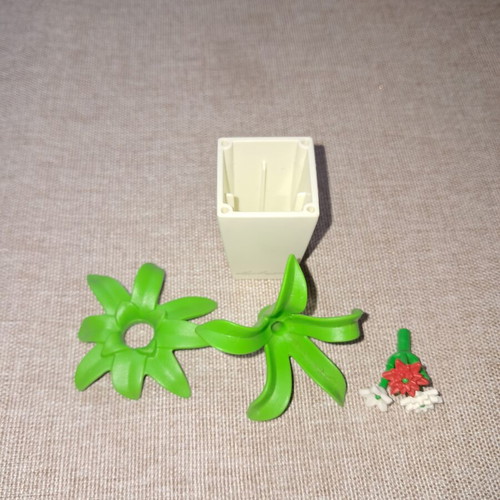 Playmobil flower pot with plant